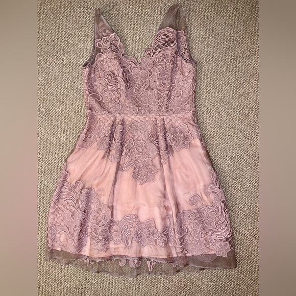 Yoana Baraschi Dresses & Skirts - Yoana Baraschi lace and tulle pink dress